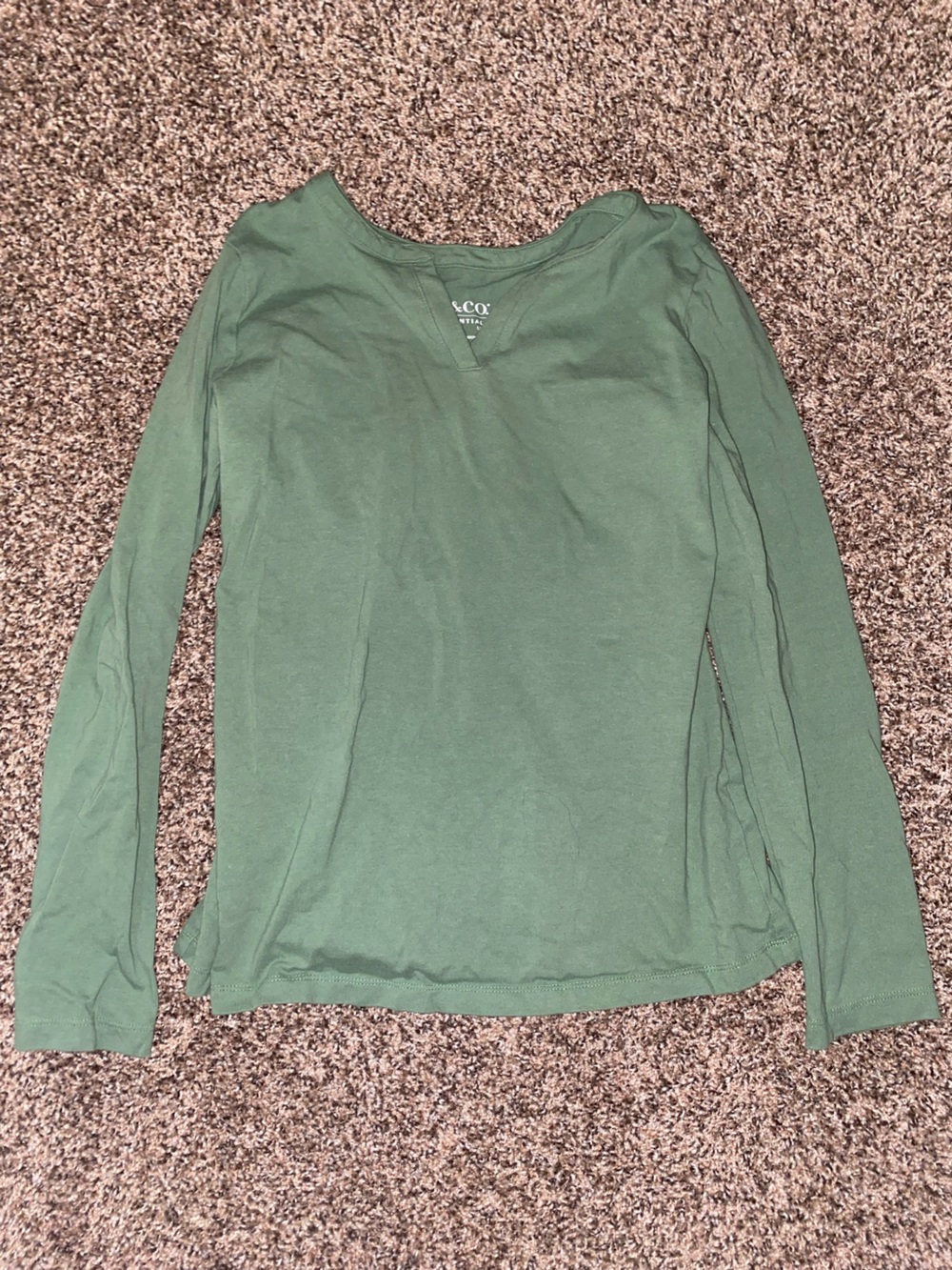 Green Long Sleeve V-Neck Tee